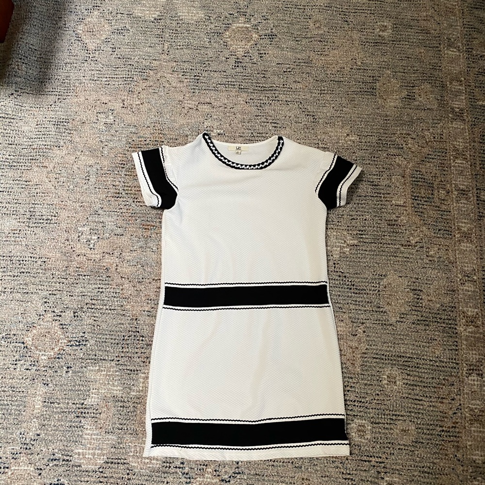 short sleeve box shirt dress